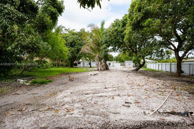 10945 NW 19th Ave, Miami, FL 33167
