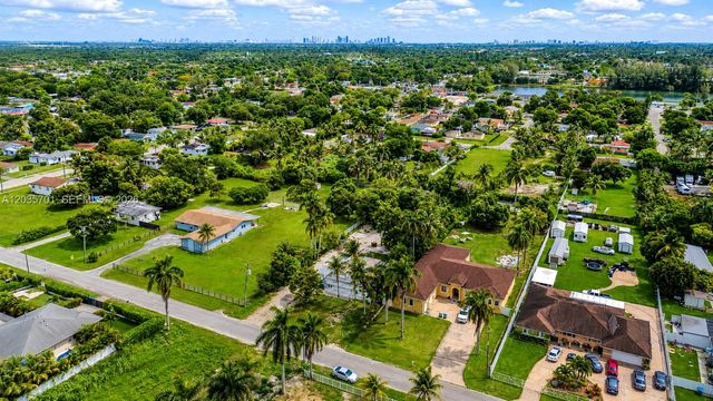 10945 NW 19th Ave, Miami, FL 33167