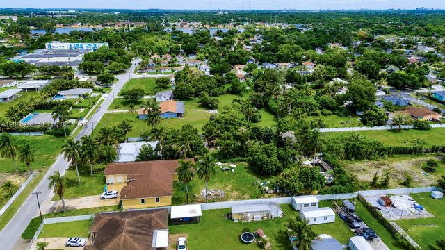 10945 NW 19th Ave, Miami, FL 33167