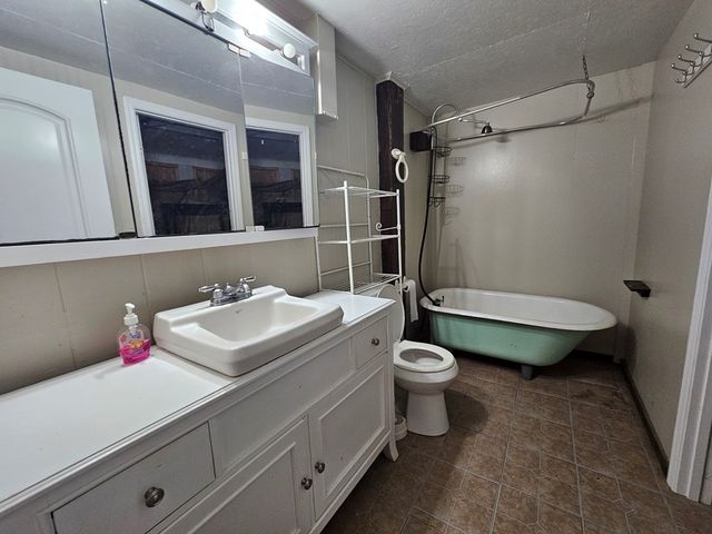 662 Bullock, Midland City, AL 36350