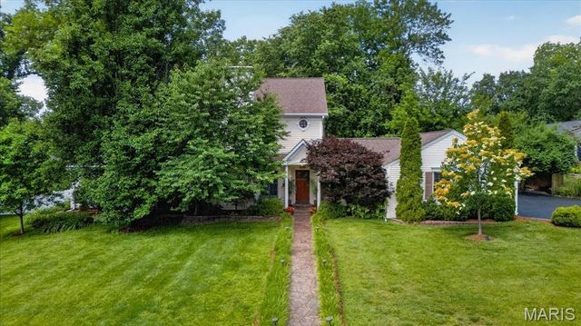 8 Covington Lane, St Louis, MO 63132