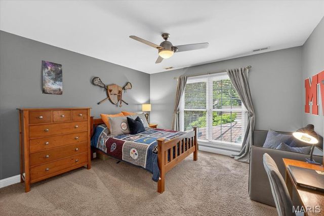 8 Covington Lane, St Louis, MO 63132