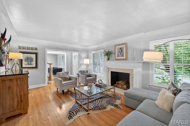 8 Covington Lane, St Louis, MO 63132
