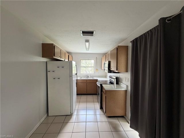 2521 16th PL, Cape Coral, FL 33904