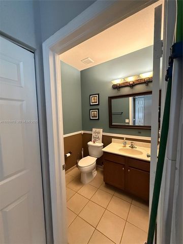 3184 NW 32nd St, Oakland Park, FL 33309