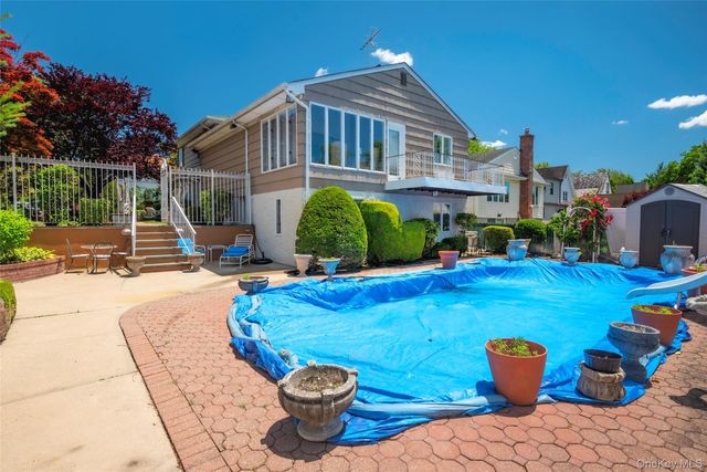 52-04 Redfield Street, Douglaston, NY 11362