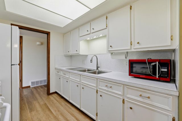 230 S State Street 15, Zeeland City, MI 49464