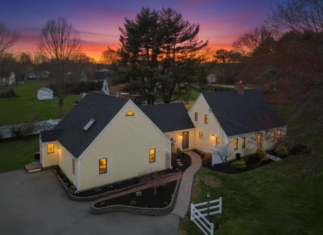 6 Fifield Lane A, Stratham, NH 03885