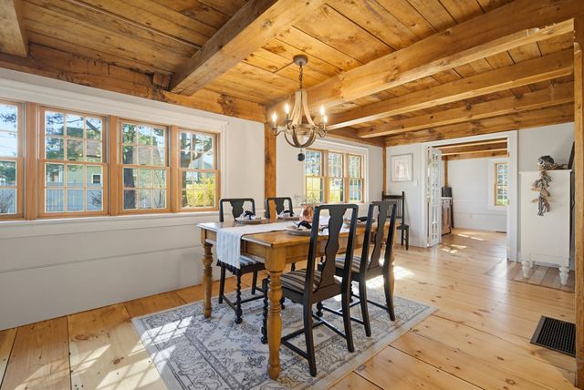 6 Fifield Lane A, Stratham, NH 03885