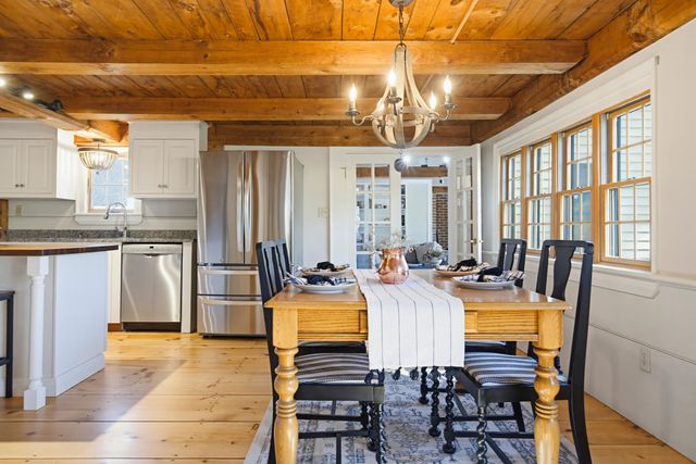 6 Fifield Lane A, Stratham, NH 03885