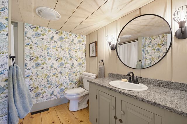 6 Fifield Lane A, Stratham, NH 03885