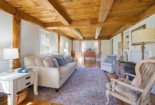 6 Fifield Lane A, Stratham, NH 03885