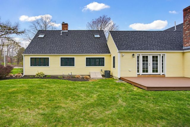 6 Fifield Lane A, Stratham, NH 03885