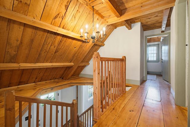 6 Fifield Lane A, Stratham, NH 03885