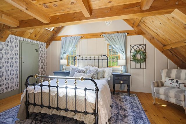 6 Fifield Lane A, Stratham, NH 03885