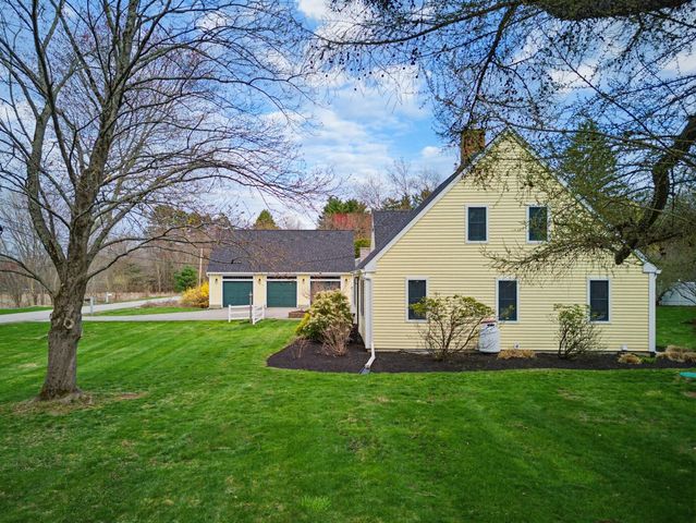 6 Fifield Lane A, Stratham, NH 03885
