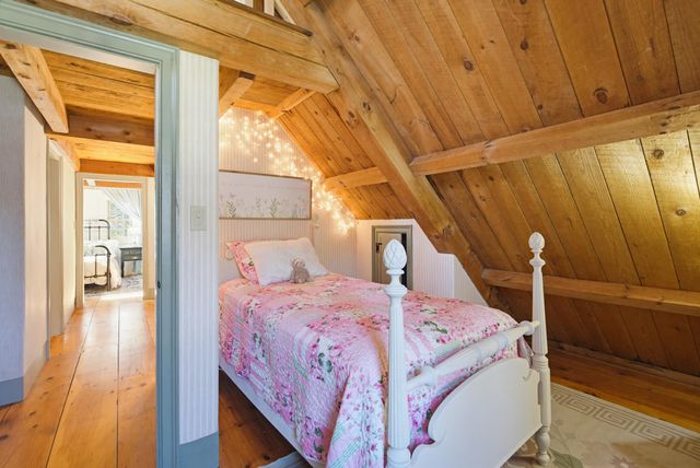 6 Fifield Lane A, Stratham, NH 03885