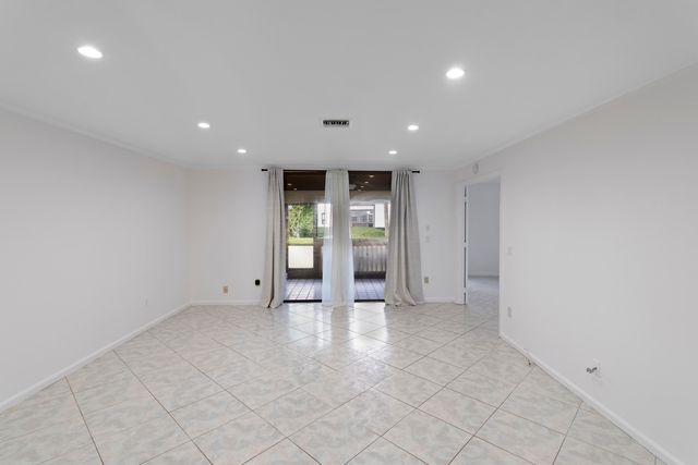 9352 Sabal Ridge Circle C, Boca Raton, FL 33428