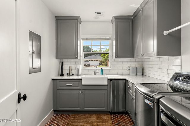 6402 E CALLE ROSA --, Scottsdale, AZ 85251