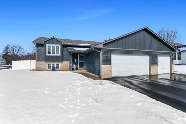 6356 11th Street N, Oakdale, MN 55128