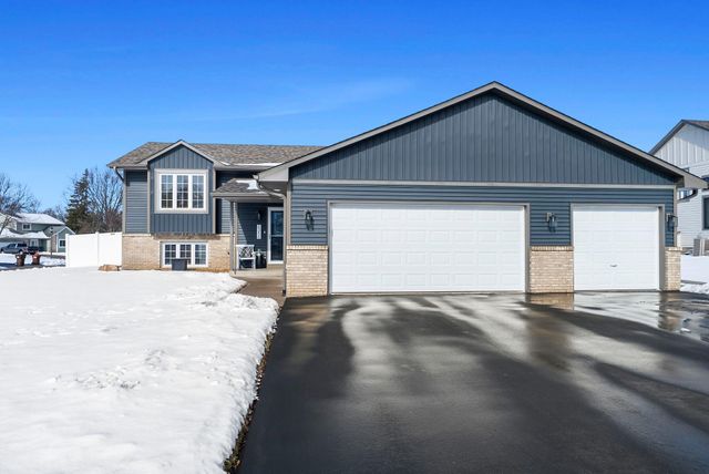 6356 11th Street N, Oakdale, MN 55128