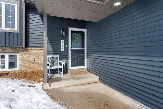 6356 11th Street N, Oakdale, MN 55128