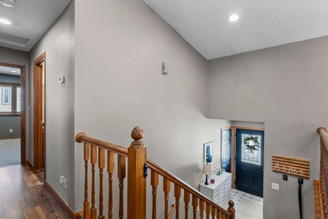 6356 11th Street N, Oakdale, MN 55128