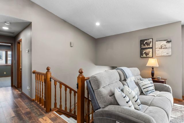 6356 11th Street N, Oakdale, MN 55128