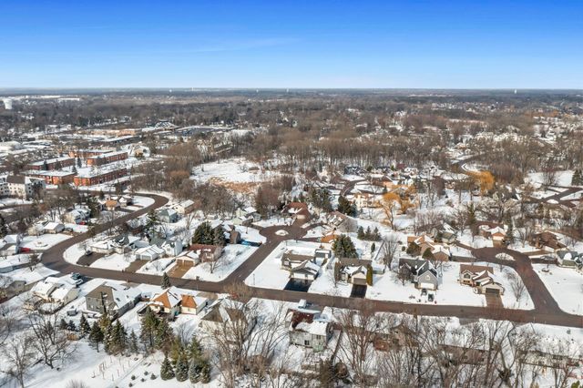 6356 11th Street N, Oakdale, MN 55128