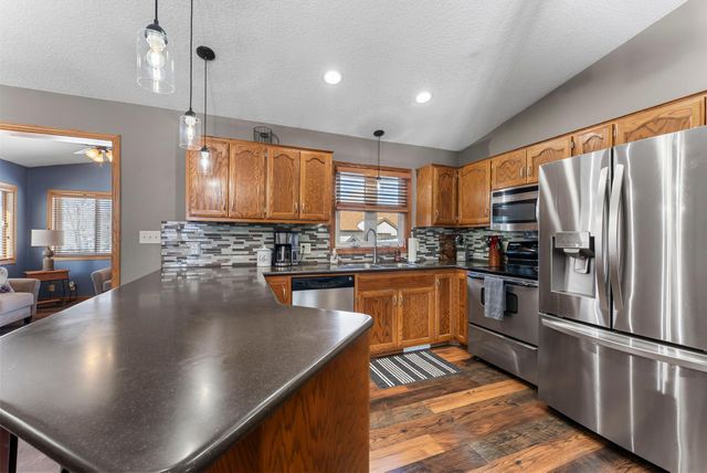 6356 11th Street N, Oakdale, MN 55128