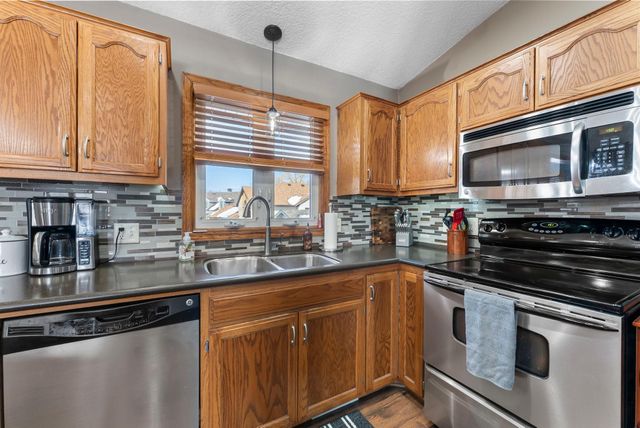 6356 11th Street N, Oakdale, MN 55128