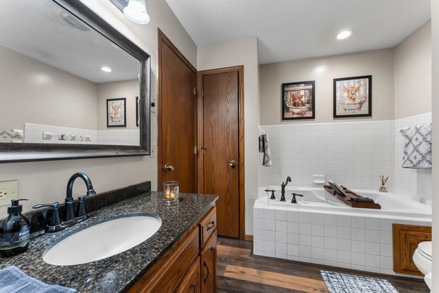 6356 11th Street N, Oakdale, MN 55128