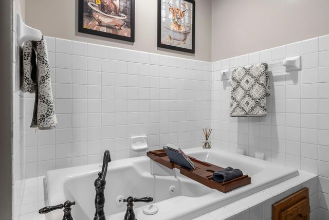 6356 11th Street N, Oakdale, MN 55128