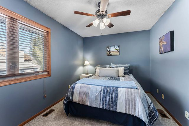 6356 11th Street N, Oakdale, MN 55128