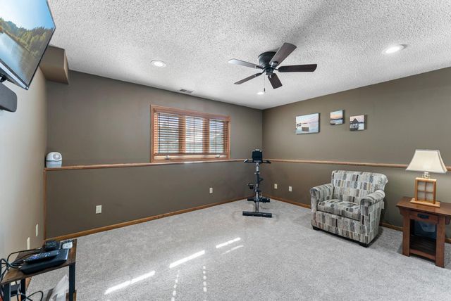 6356 11th Street N, Oakdale, MN 55128