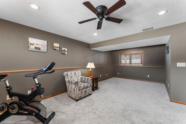 6356 11th Street N, Oakdale, MN 55128