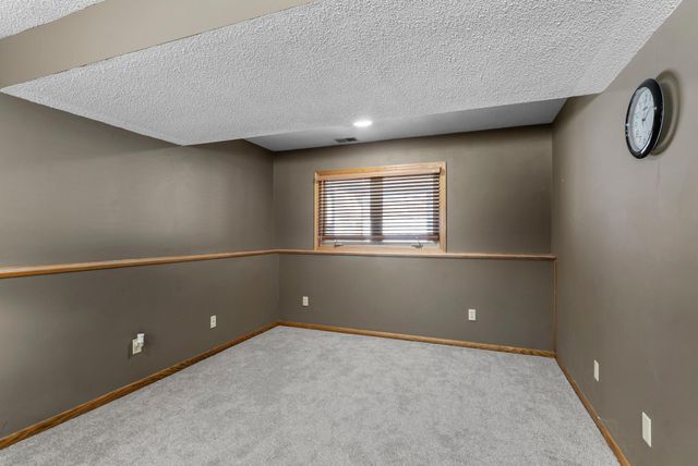 6356 11th Street N, Oakdale, MN 55128