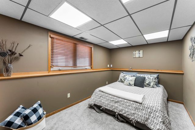 6356 11th Street N, Oakdale, MN 55128