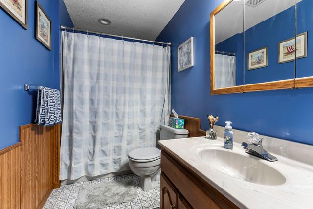 6356 11th Street N, Oakdale, MN 55128