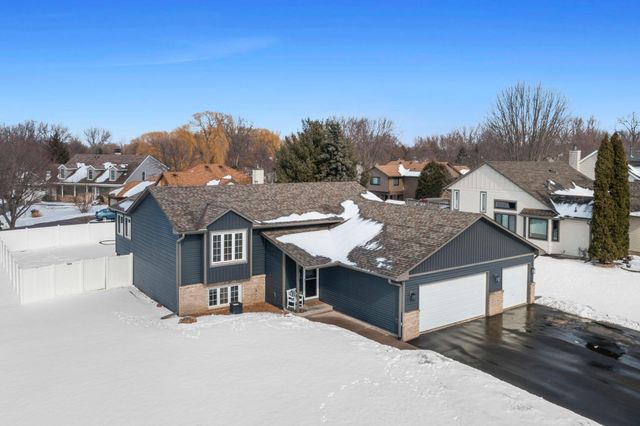 6356 11th Street N, Oakdale, MN 55128