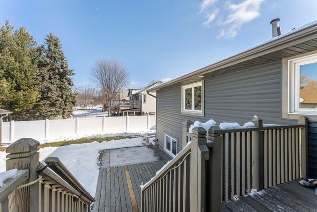 6356 11th Street N, Oakdale, MN 55128