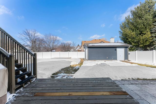 6356 11th Street N, Oakdale, MN 55128