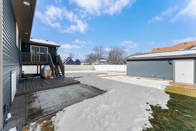 6356 11th Street N, Oakdale, MN 55128