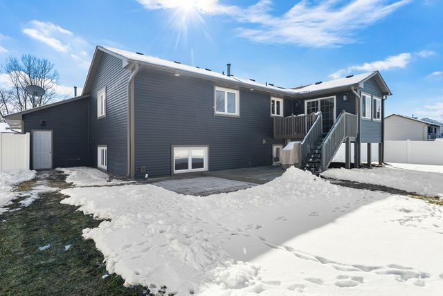 6356 11th Street N, Oakdale, MN 55128