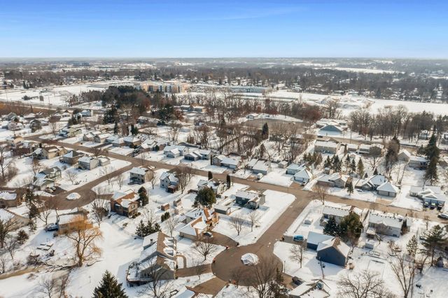 6356 11th Street N, Oakdale, MN 55128