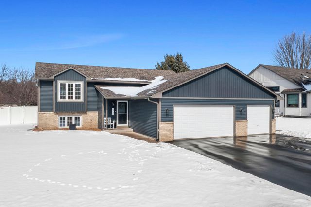6356 11th Street N, Oakdale, MN 55128