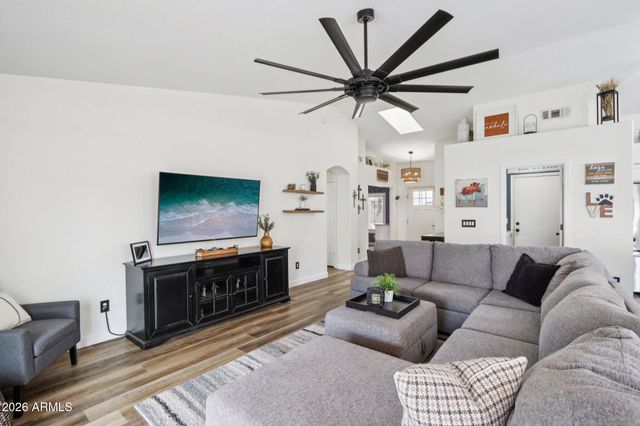 286 W GAIL Drive, Gilbert, AZ 85233