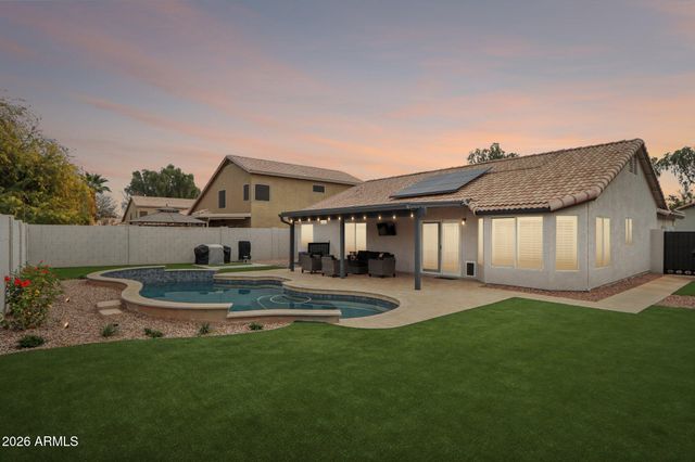 286 W GAIL Drive, Gilbert, AZ 85233