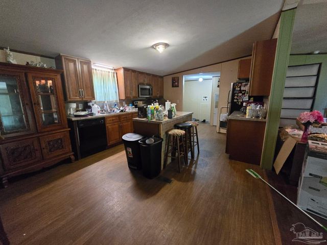 586 Robinson St, Cantonment, FL 32533