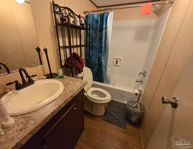 586 Robinson St, Cantonment, FL 32533